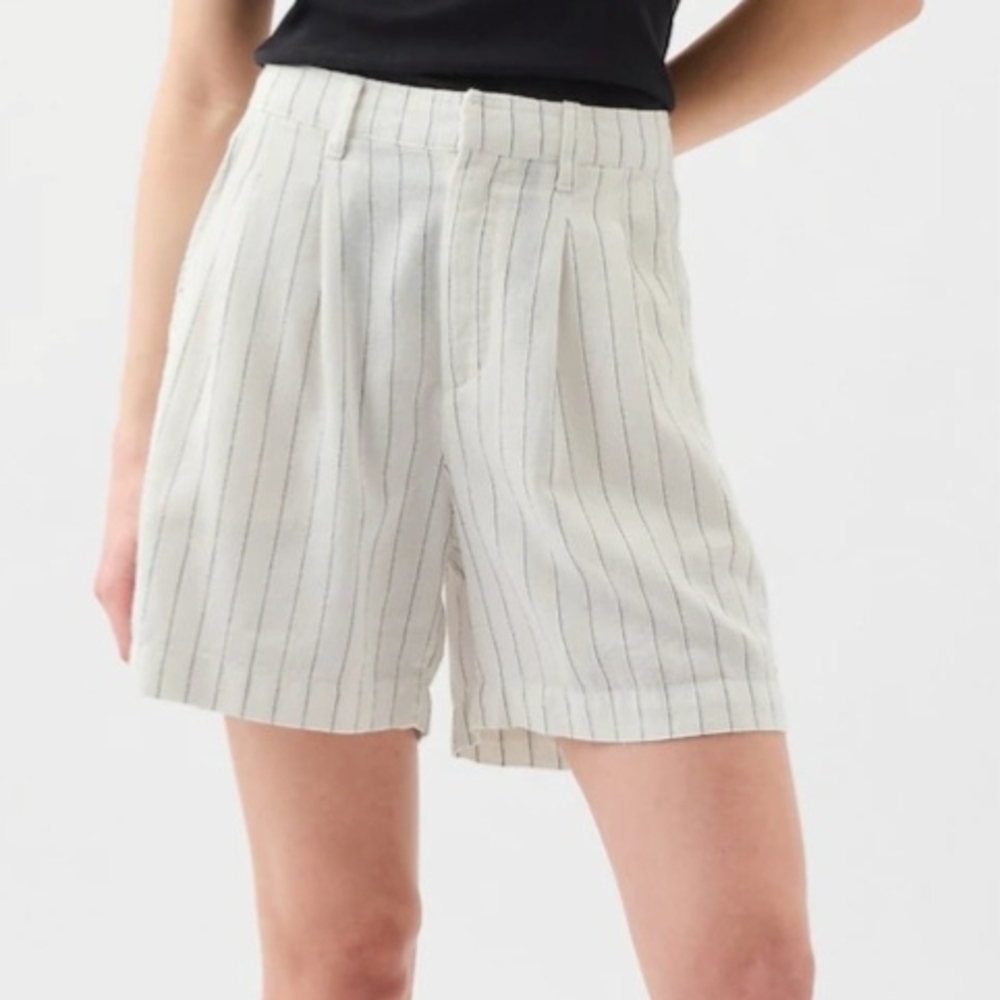 NWT 5" High Rise Linen-Blend Pleated Shorts Women's Striped (14 & 16)